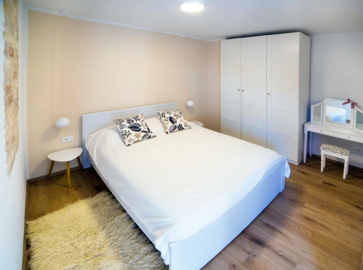 Emma Apartmán *